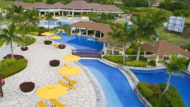 Budget Manila Hotel Pool